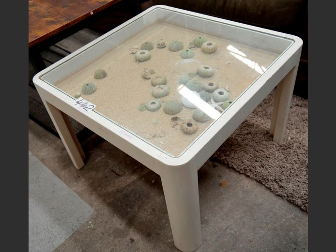 WHITE PAINTED COFFEE TABLE WITH GLASS TOP, 60 x 60 x 42cm
