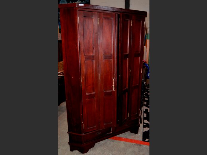 MAHOGANY 2-DRAWER, 2-DOOR CORNER TV CABINET, 123 x 76 x 180cm