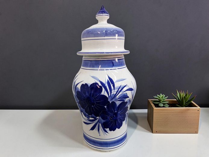 Large Vintage Blue and White Ceramic Ginger Jar
