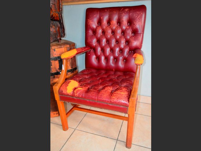 VINTAGE OXBLOOD LEATHER BUTTON BACK ARMCHAIR [In need of re-covering]