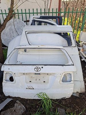 Assorted car doors scrap