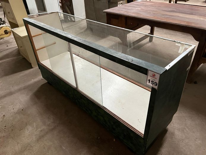 Display cabinet