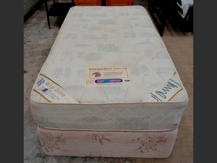 REST ASSURED HIP ZONE SINGLE BED BASE & MATTRESS SET [Needs a clean]