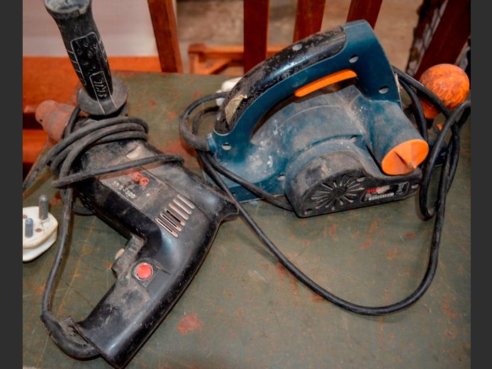 RYOBI PLANER [Switches on] & AN AEG DRILL [Not working]
