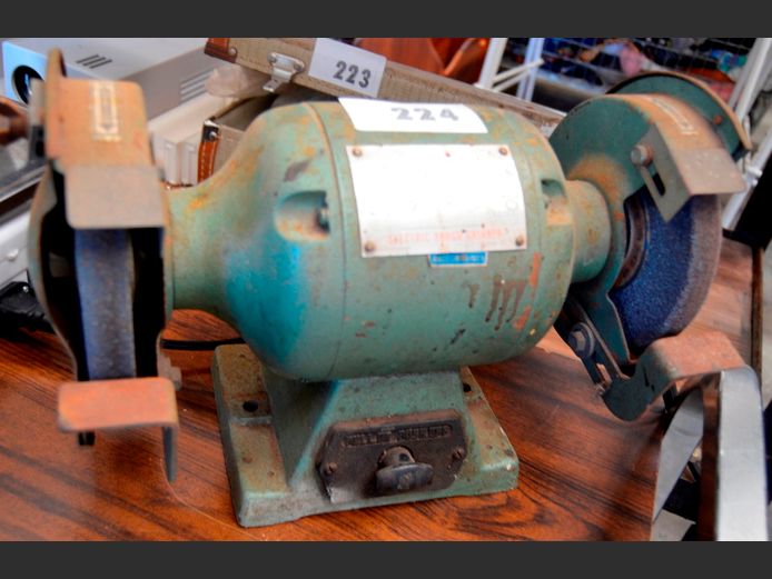 DUBO BENCH GRINDER [Switches on, untested further]