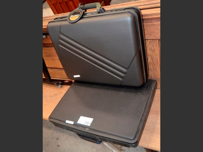 LOT: DELSEY VISA & EMINET HARD SHELL BRIEFCASES