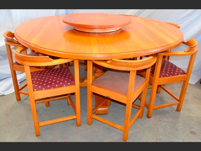 OAK CIRCULAR DINING TABLE WITH 8 MATCHING CHAIRS & A LAZY SUSAN, 185cm Diameter x 77cm High
