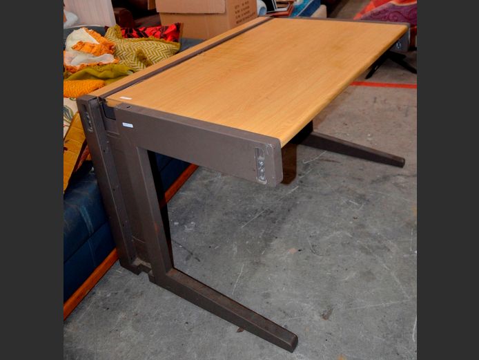 OAK FOIL TOP DELTA DESK ON METAL BASE, 120 x 80 x 76cm
