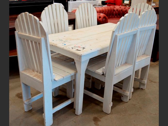 WHITE PAINTED DINING TABLE, 149 x 74 x 77cm, WITH 6 MATCHING CHAIRS [Need re-painting]