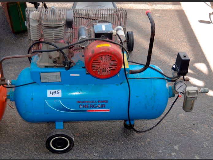 inGERSOLL RAND ENERGAIR 75 LITRE COMPRESSOR [Switches on, leaking, untested further]
