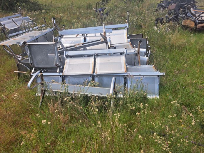 Steel visitors chairs scrap