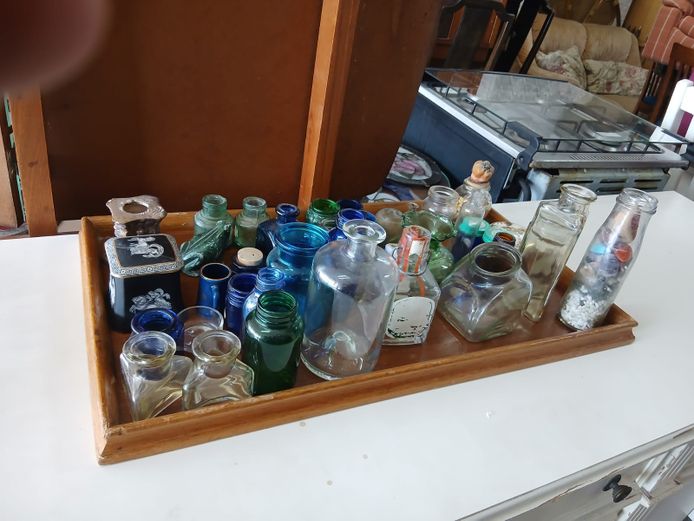 Glass smalls