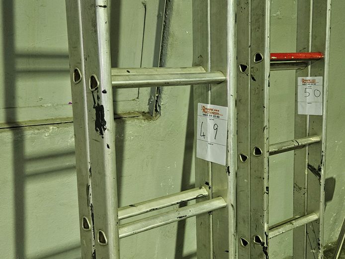 EXTENTION ALUMINIUM LADDER