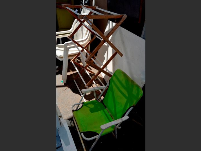 FOLDING CAMPING CHAIR & A WOODEN CLOTHES HORSE
