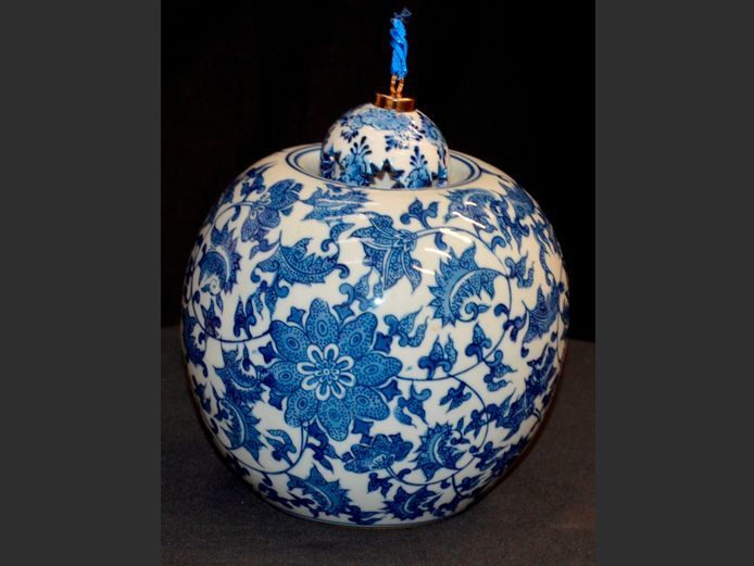 BLUE & WHITE TEA CADDY, 21cm High