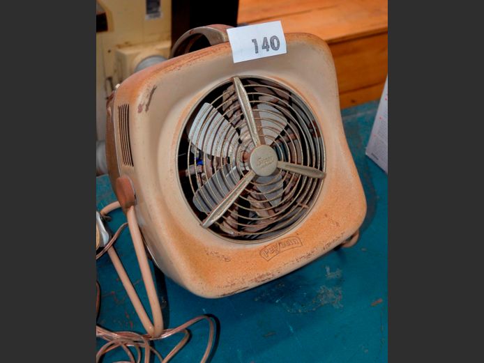 VINTAGE PERFECTA HEATER CONVERTED INTO A LAMP [Rusted]