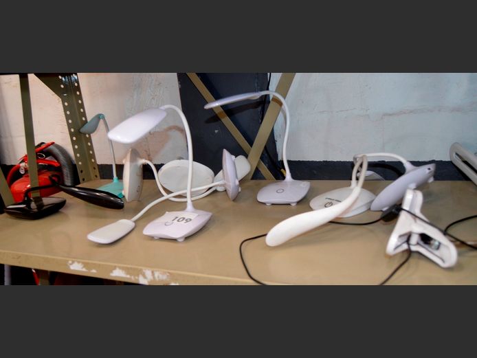 LOT: HOMELINKS L.E.D. DESK LAMPS [Untested]