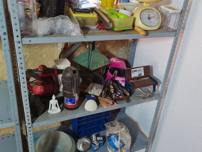 LOT VARIOUS GOODS
