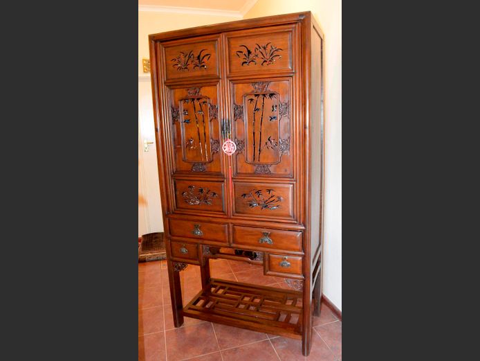 ANTIQUE CARVED ROSEWOOD 2-DOOR, 4-DRAWER MATRIMONIAL CUPBOARD, 100 x 51 x 201cm