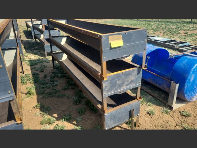 Feeding bins, small 400mmx2.2m