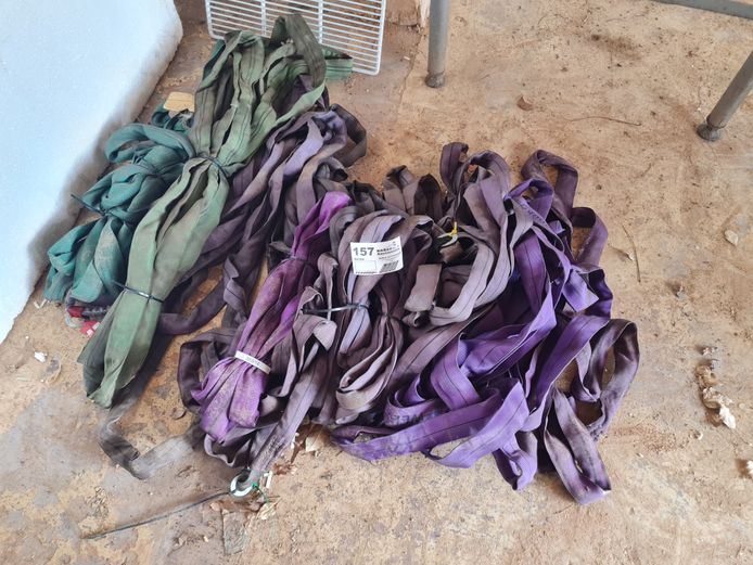 8 X SLINGS