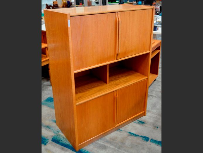 OAK 4-DOOR CABINET, 91 x 46 x 121cm