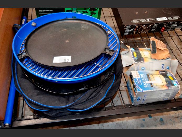 CADAC CARRI CHEF WITH 2 GAS LIGHTS [Untested]
