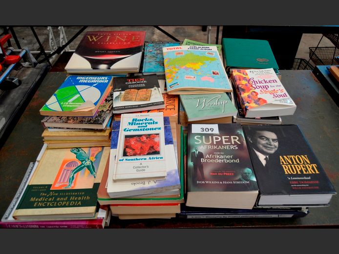 ASSORTED BOOKS: CHICKEN SOUP FOR THE SINGLE'S SOUL, ANTON RUPERT BIOGRAPHY, etc