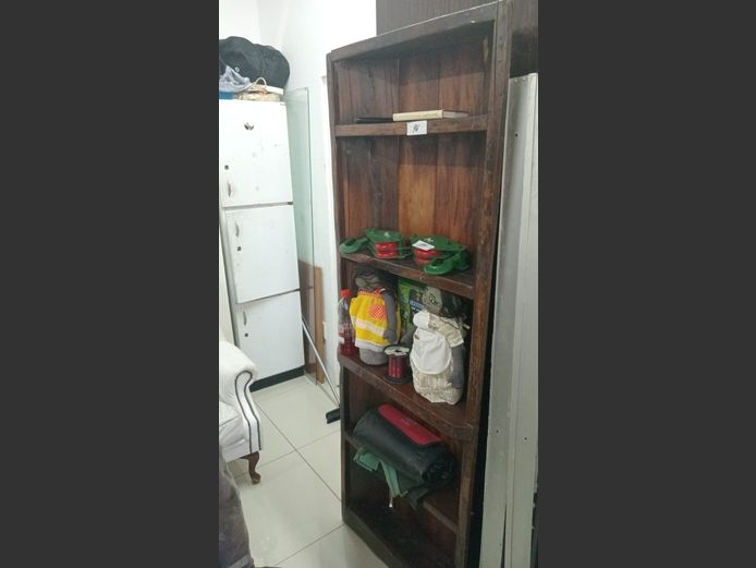 Sleeper wood shelf