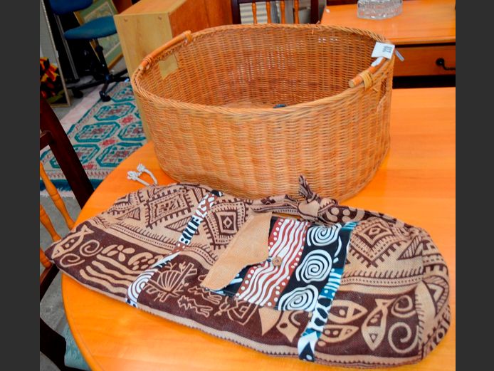 LOT: WICKER BASKET, 59 x 49 x 25cm & A HESSIAN BAG