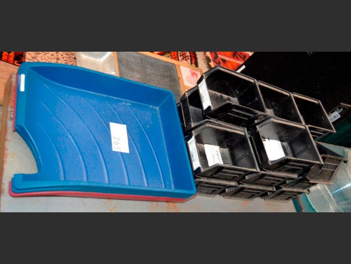 BLACK SCREW SORTERS & LETTER TRAYS