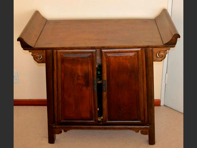 ANTIQUE CHINESE ELM WOOD 2-DOOR CABINET, 105 x 50 x 94cm