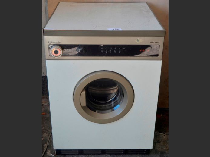 BAUKNECHT TUMBLE DRYER [Switches on, untested further]