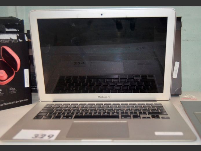 MACBOOK AIR 13" (A1466) [Untested, Cloud status unknown] [#: 421639760]