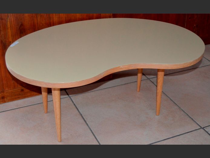 MID-CENTURY KIDNEY SHAPED SIDE TABLE, 78 x 48 x 38cm