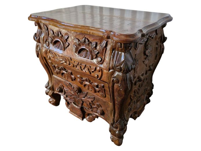 Baroque Revival Serpentine Mahogany Carved Accent Table