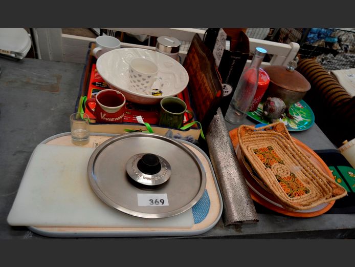 WHITE CERAMIC BOWL, WOODEN TRAY, CHOPPING BOARD, etc