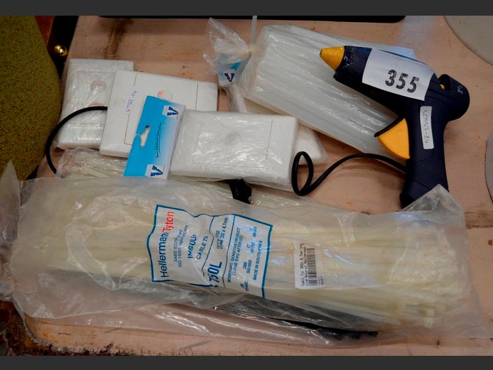 RAPID GLUE GUN, GLUE STICKS, CABLE TIES, etc [Switches on, untested further]