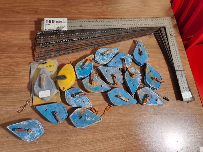 15 X CHALKLINE REELS AND 10 BUILDER SQUARES
