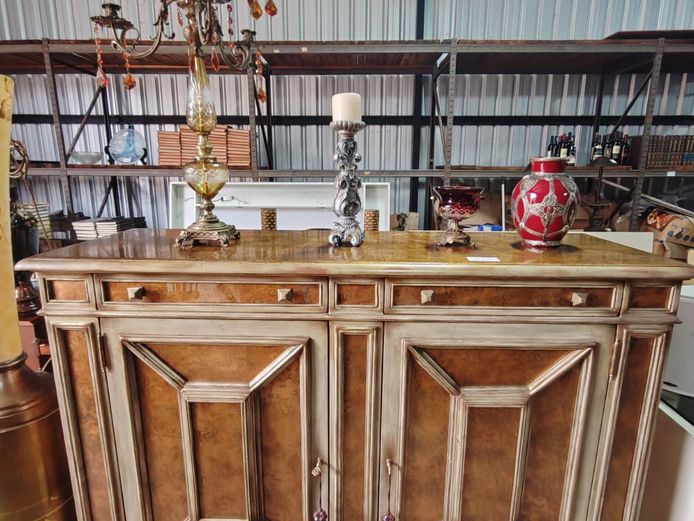 Buffet Server & Decorative Items (STC)