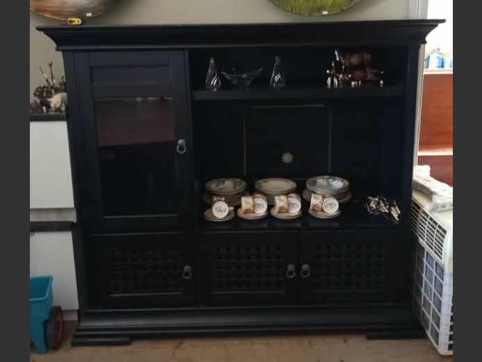 BLACK LATTICE & GLASS FRONT 4-DOOR TV CABINET, 176 x 59 x 156cm