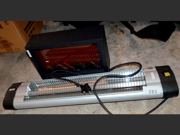 ALVA WALL MOUNT BAR HEATER & A FIREPLACE DISPLAY [Switch on]