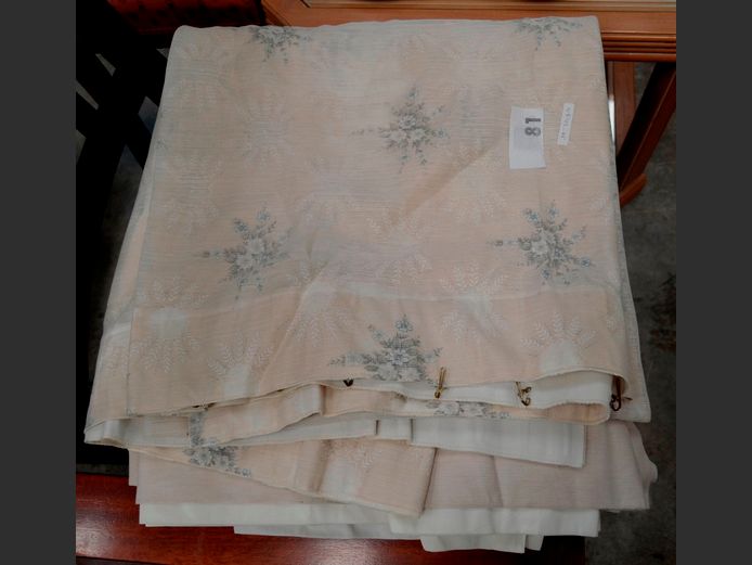 SET OF 3 DROPS FLORAL PATTERNED CURTAINS