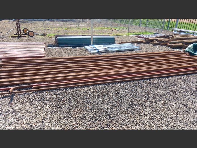 Black Seamless piping 6m 3mm thick 