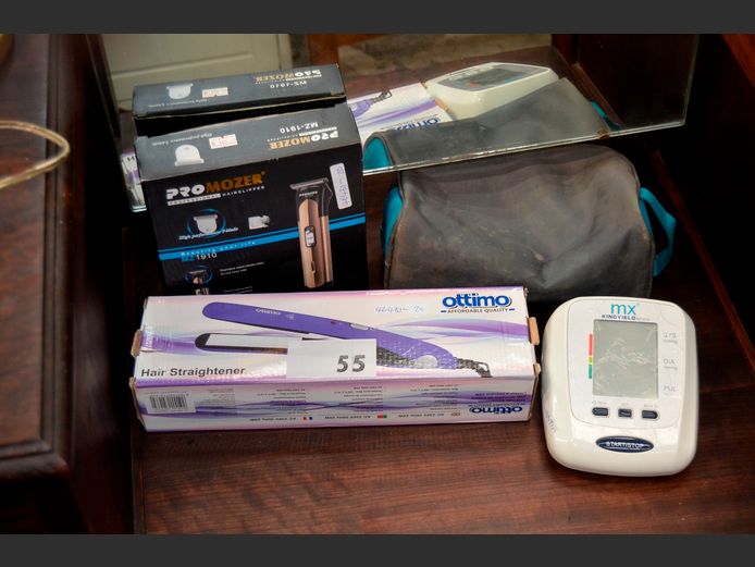 LOT: OTTIMO HAIR STRAIGHTENER, BLOOD PRESSURE MONITOR, WAHL HAIR CLIPPERS, etc [Switch on, incomplete]