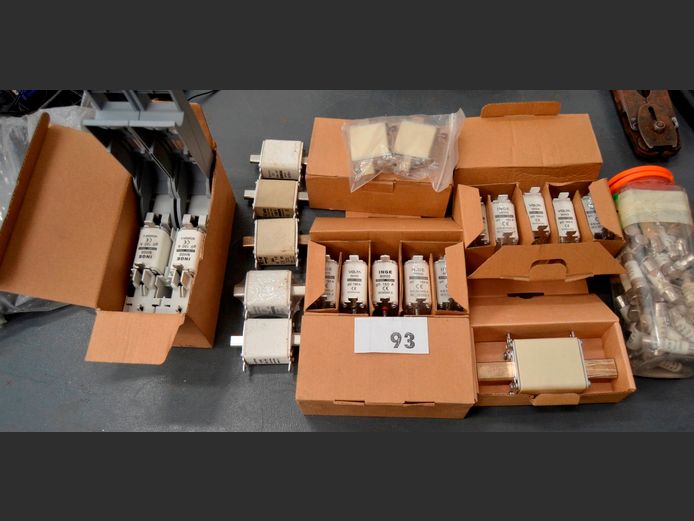 ASSORTED FUSES & FUSE HOLDERS