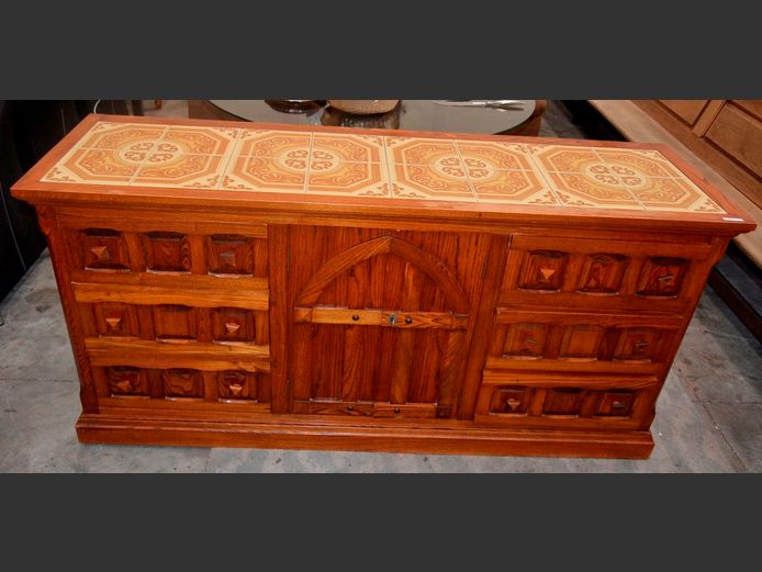 OAK 2-DOOR, 6-DRAWER SIDEBOARD WITH TILED TOP, 170 x 51 x 82cm