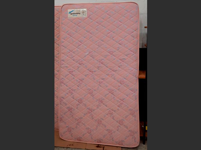 SEALY POSTUREPEDIC THREE QUARTER MATTRESS