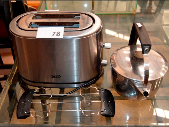 STOVE TOP KETTLE & A DEFY STAINLESS STEEL 2-SLICE TOASTER [Switches on, untested further]