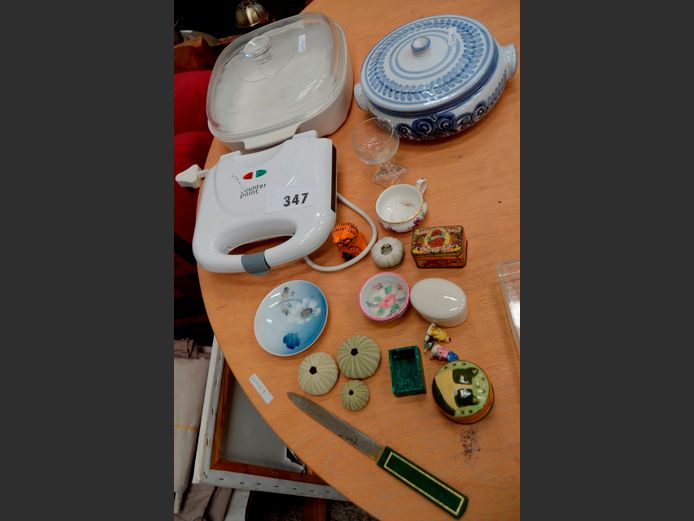 CORNINGWARE CASSEROLE WITH LID, COUNTERPOINT SNACKWICH MAKER, etc [Switches on, untested further]